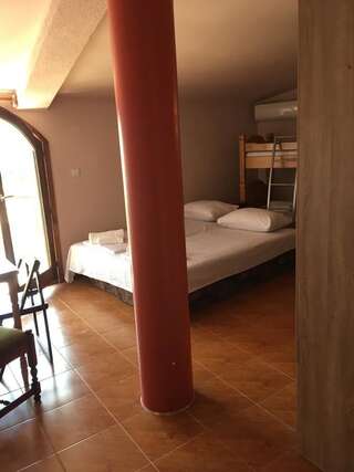 Апартаменты Apartment Klara Бар Стандартный номер-студио-5